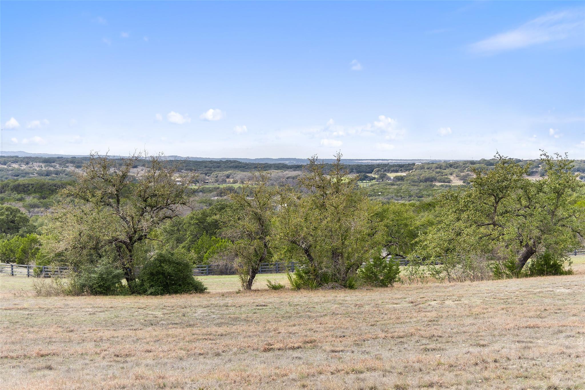 106 Quail Pt, Spicewood, TX 78669
