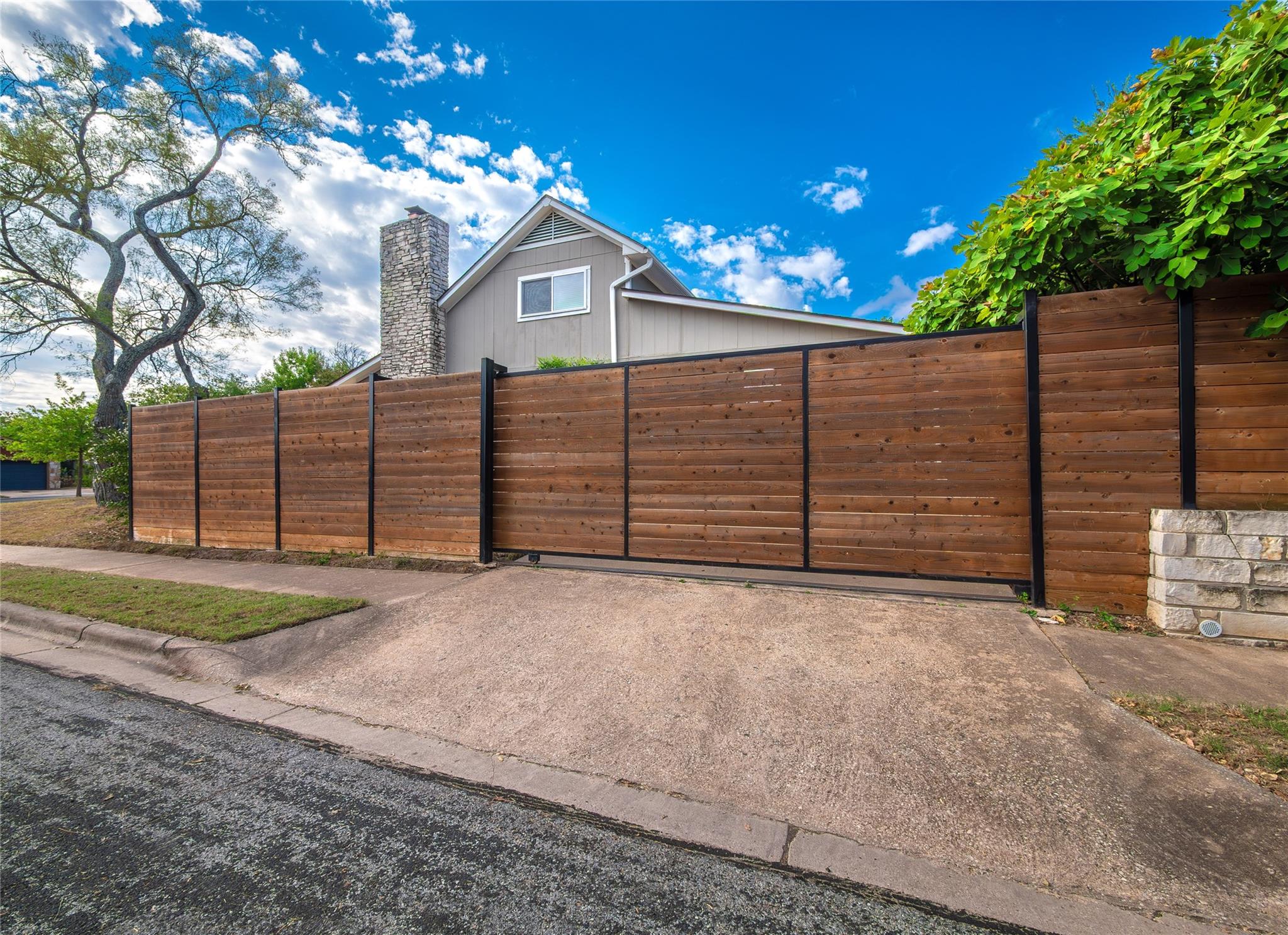 8204 Seminary Ridge Dr, Austin, TX 78745