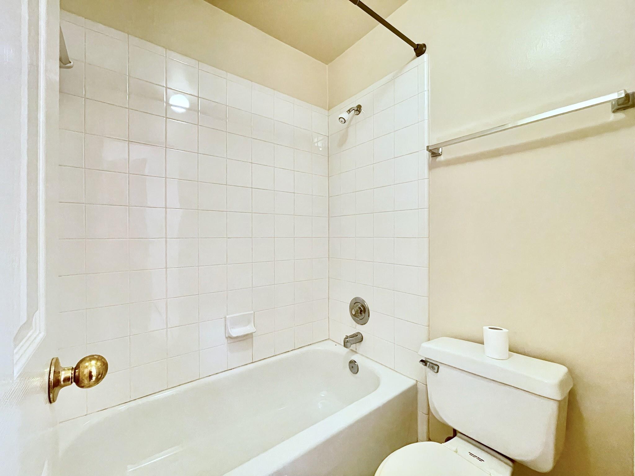 1725 Dapplegrey Ln, Austin, TX 78727