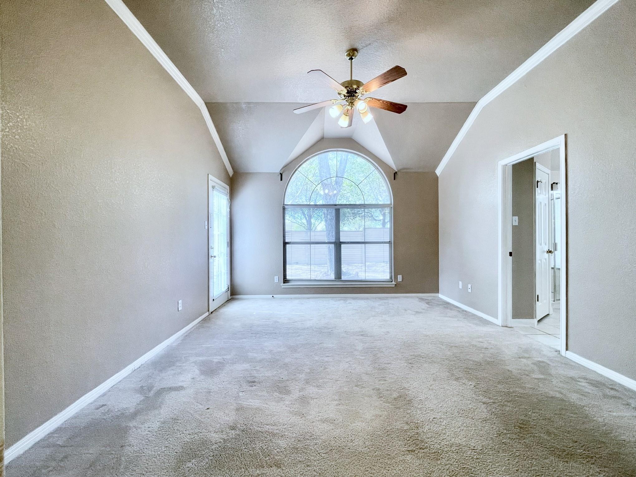 1725 Dapplegrey Ln, Austin, TX 78727