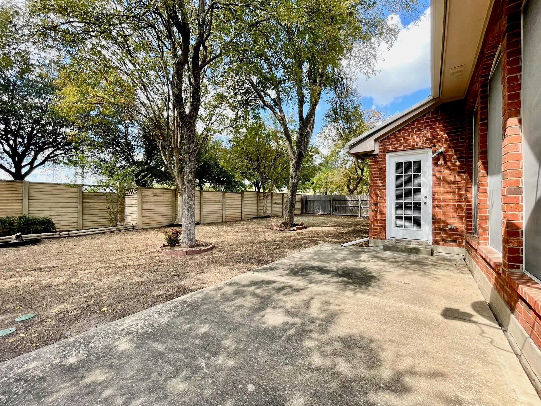 1725 Dapplegrey Ln, Austin, TX 78727