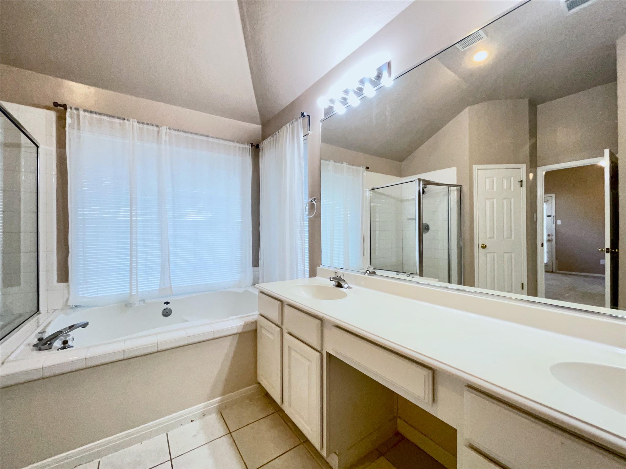 1725 Dapplegrey Ln, Austin, TX 78727