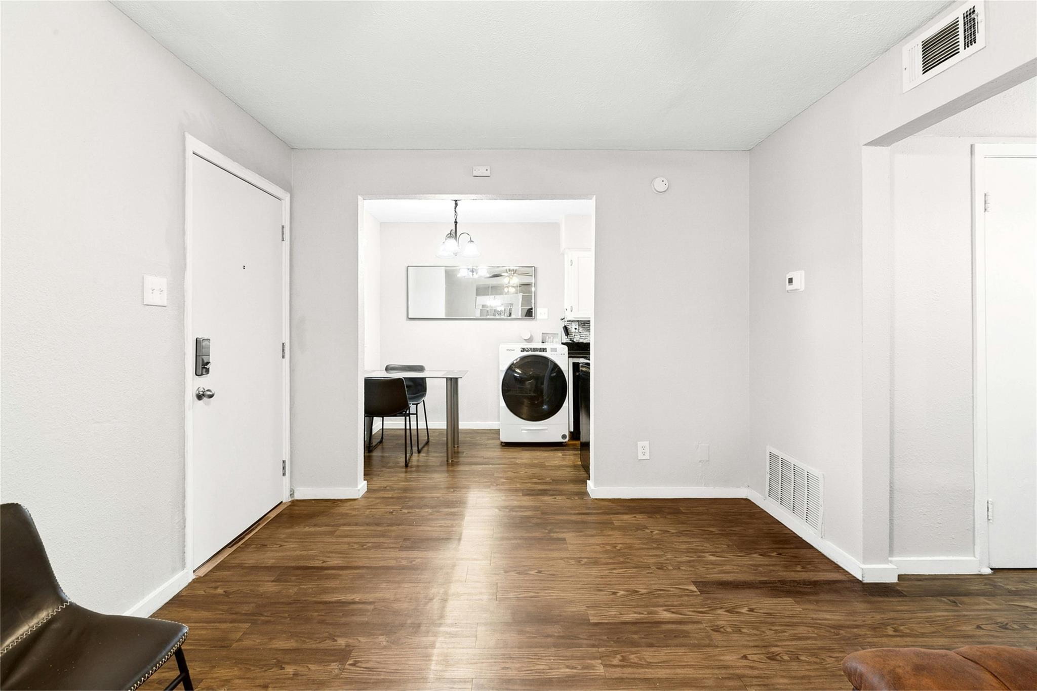 2401 Manor Rd # 214, Austin, TX 78722