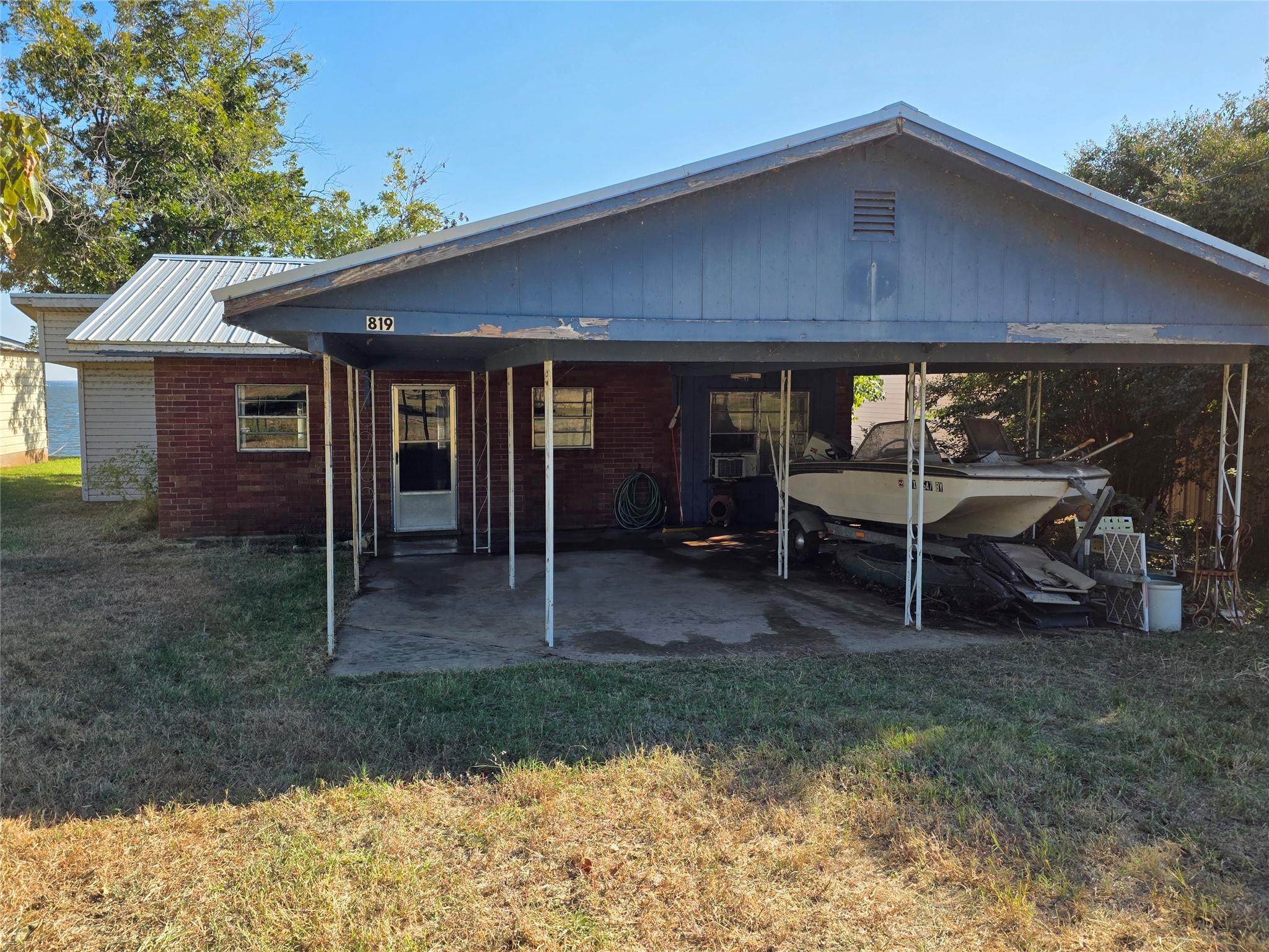 819 Lakeshore Loop, Tow, TX 78672