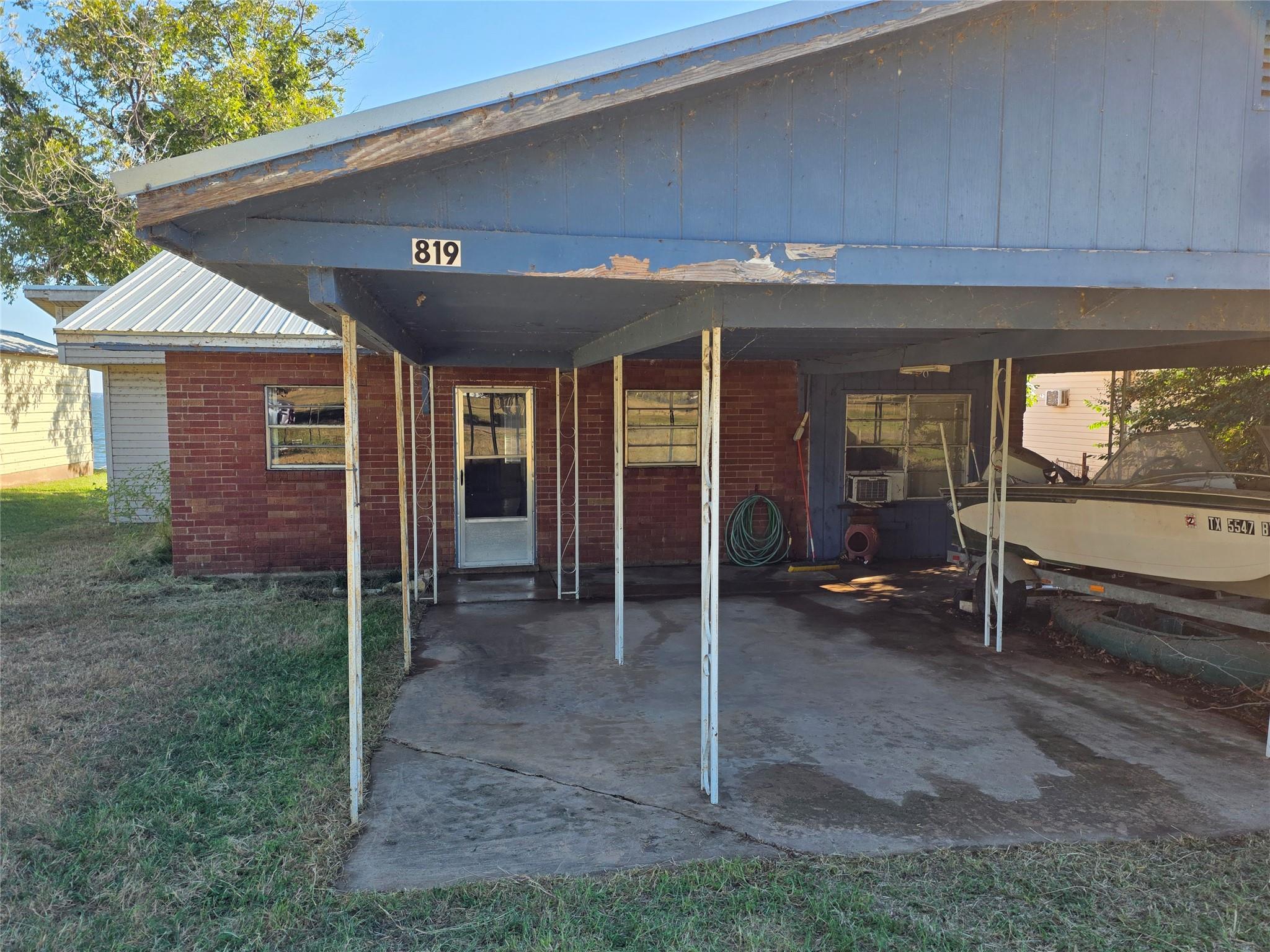 819 Lakeshore Loop, Tow, TX 78672