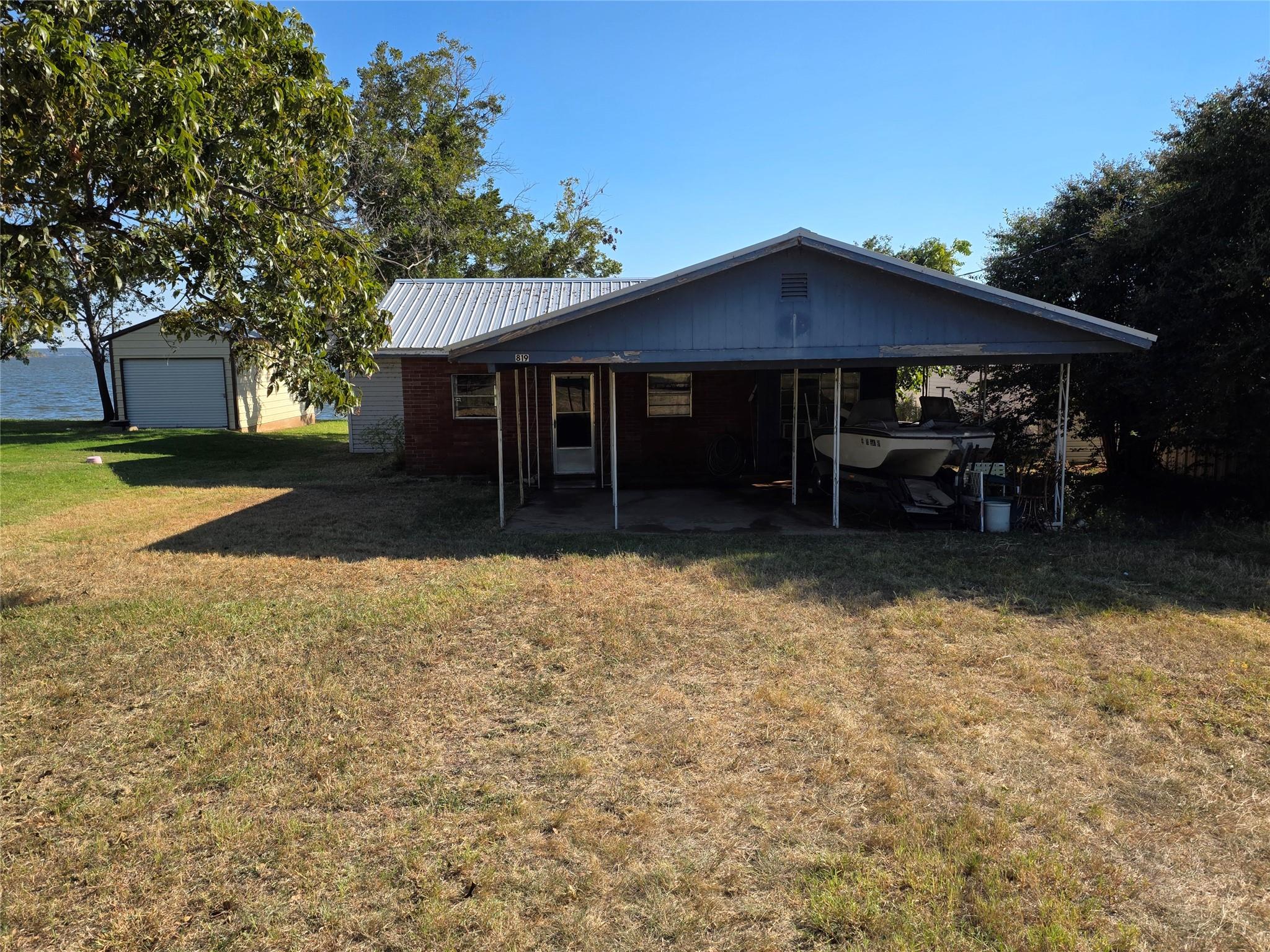 819 Lakeshore Loop, Tow, TX 78672