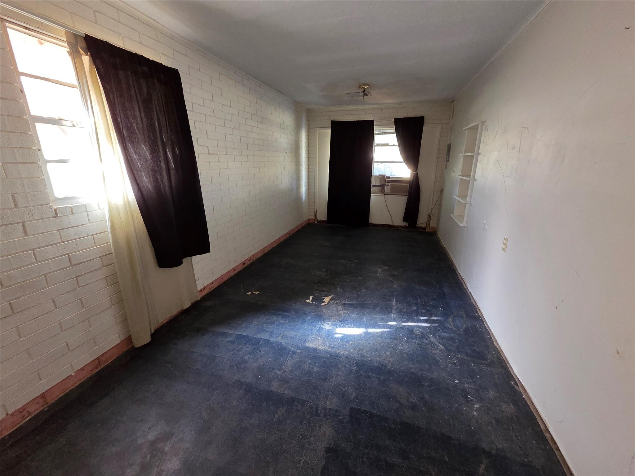 819 Lakeshore Loop, Tow, TX 78672