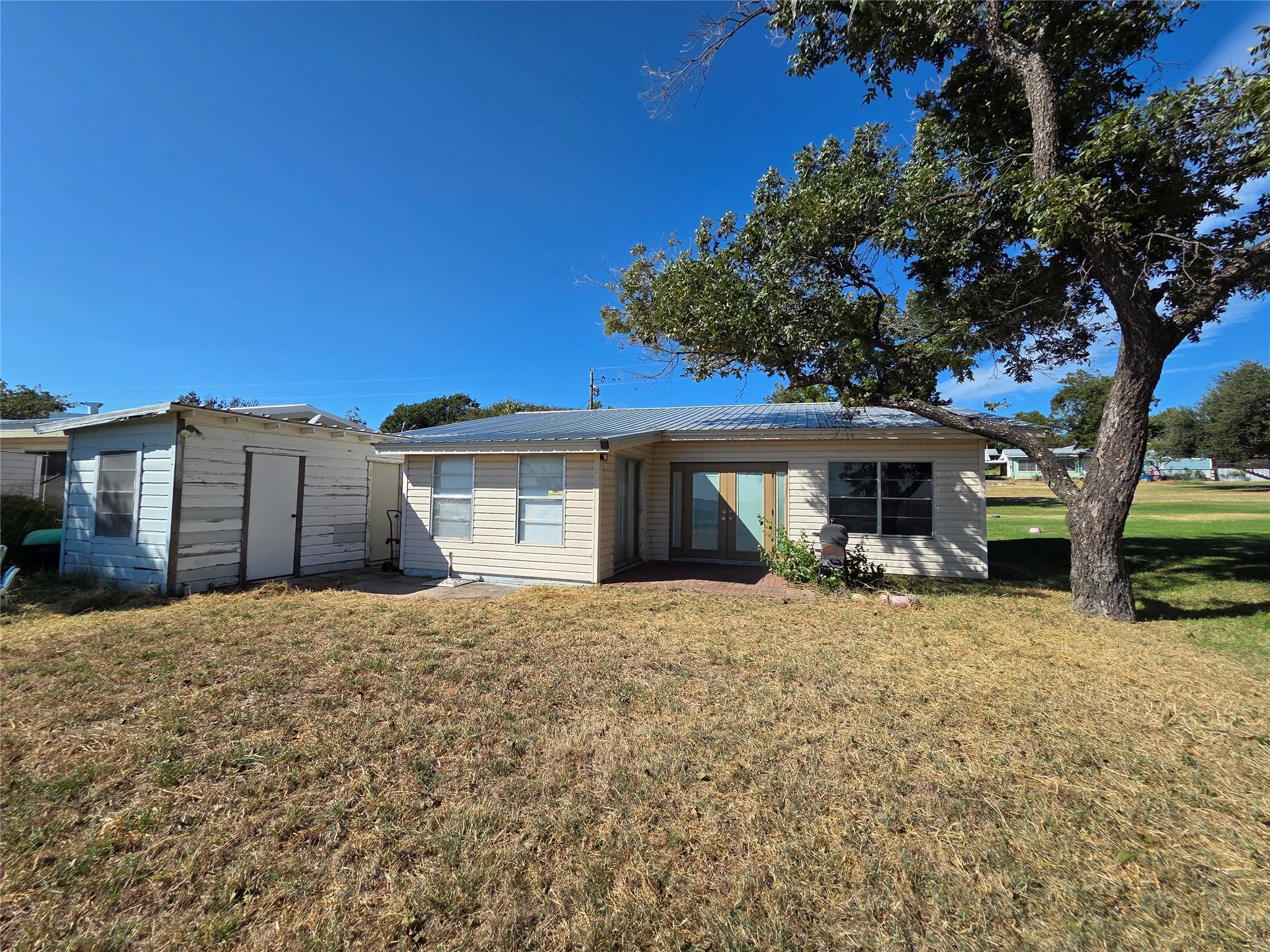 819 Lakeshore Loop, Tow, TX 78672