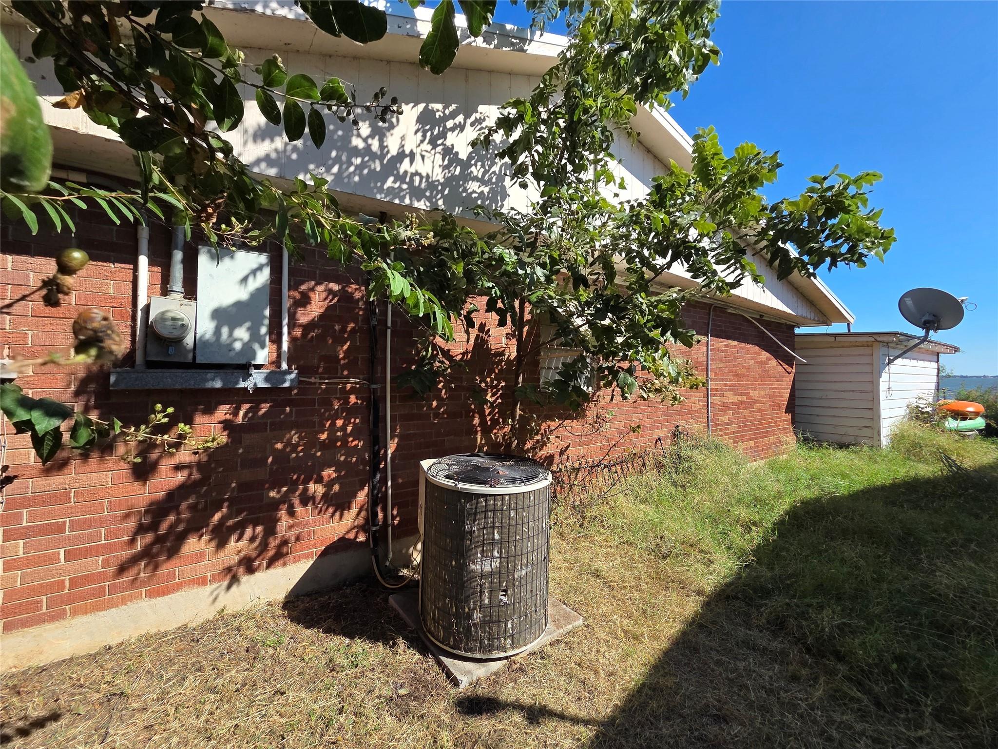 819 Lakeshore Loop, Tow, TX 78672