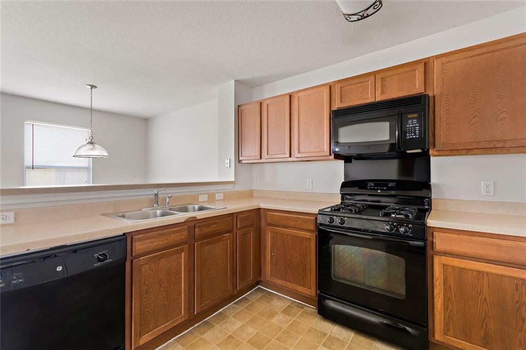 143 Black Forest Rd, Buda, TX 78610