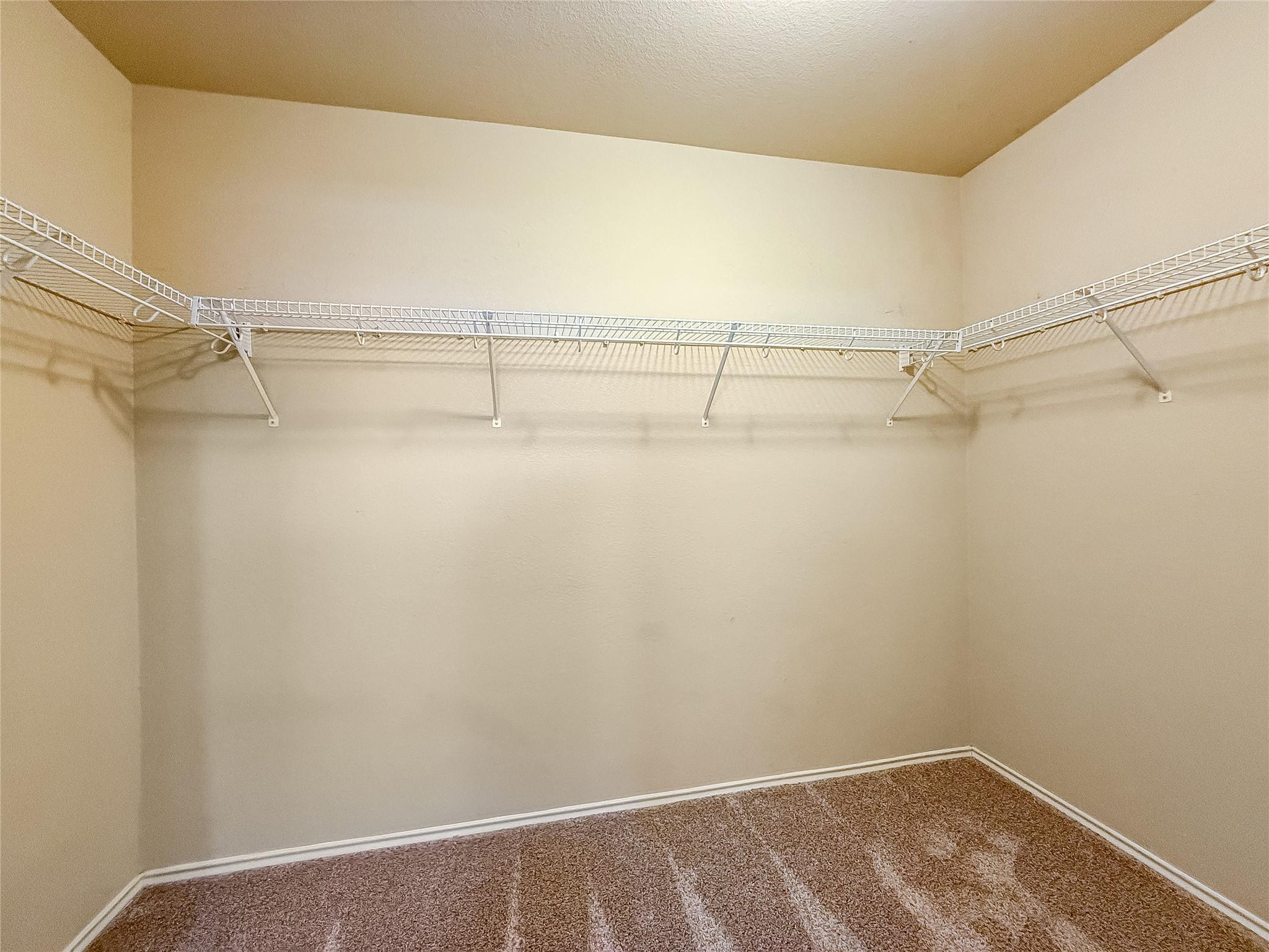 909 Remington Dr, Leander, TX 78641