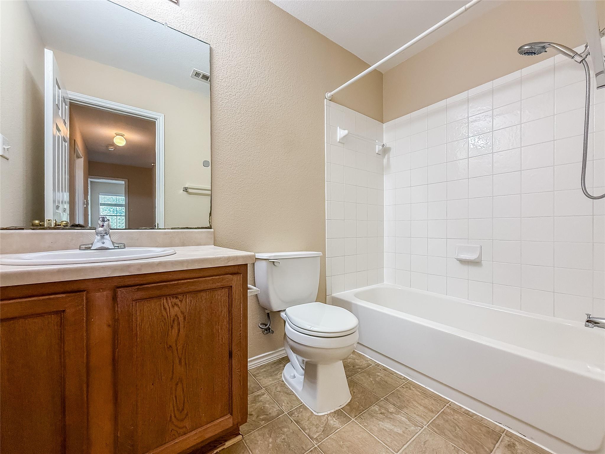 909 Remington Dr, Leander, TX 78641