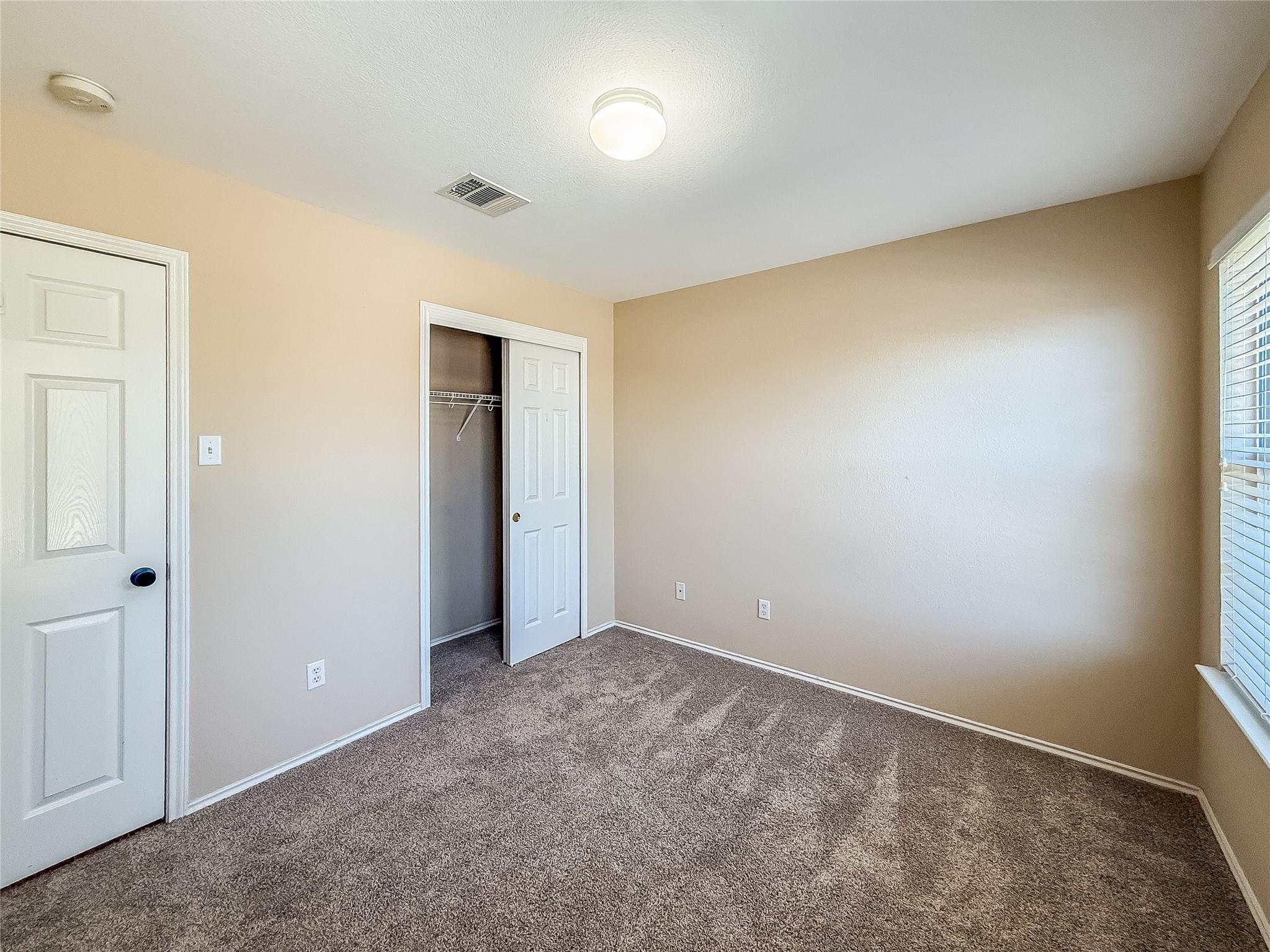 909 Remington Dr, Leander, TX 78641