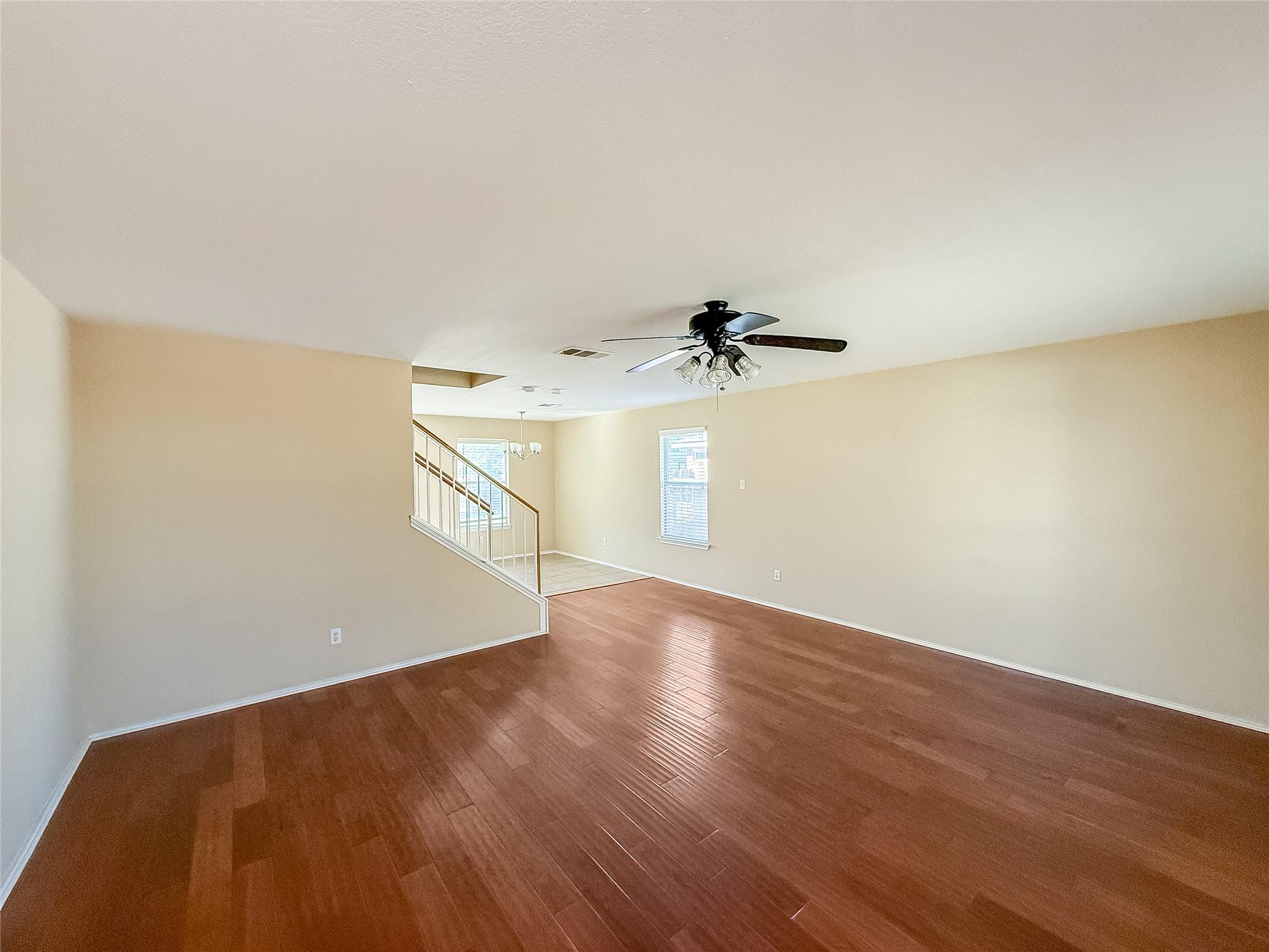 909 Remington Dr, Leander, TX 78641