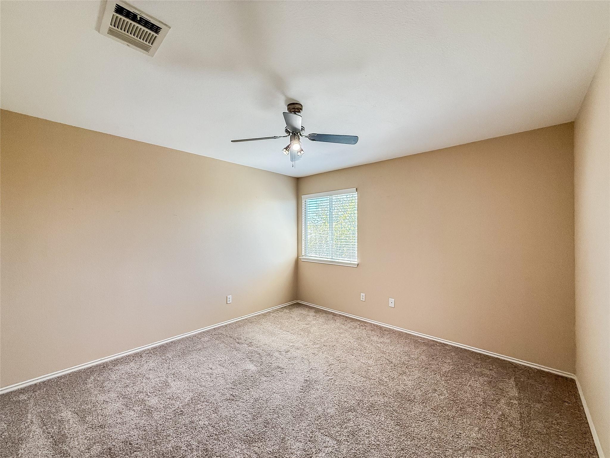 909 Remington Dr, Leander, TX 78641