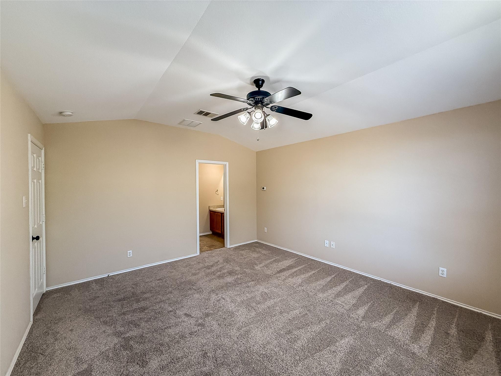 909 Remington Dr, Leander, TX 78641