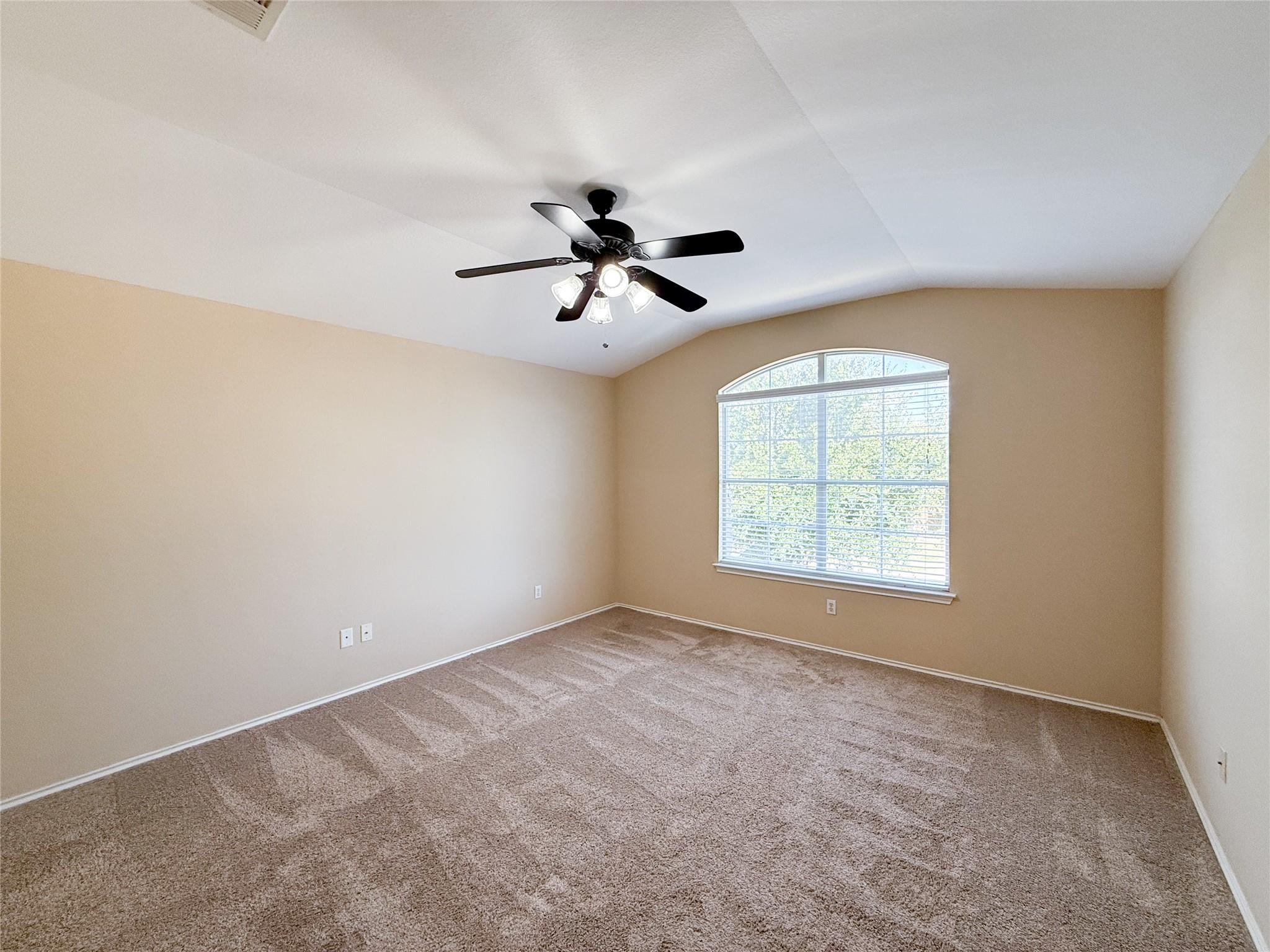 909 Remington Dr, Leander, TX 78641