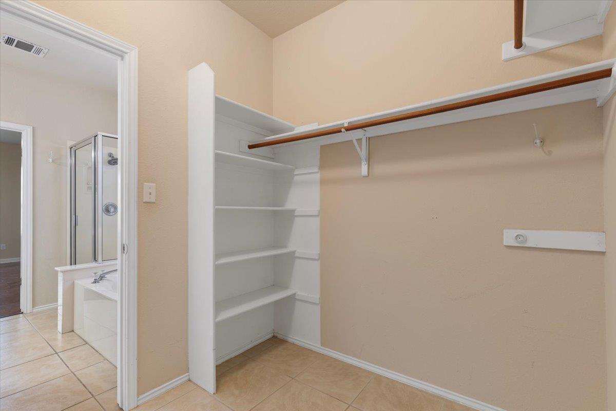 2221 Speidel Dr, Pflugerville, TX 78660