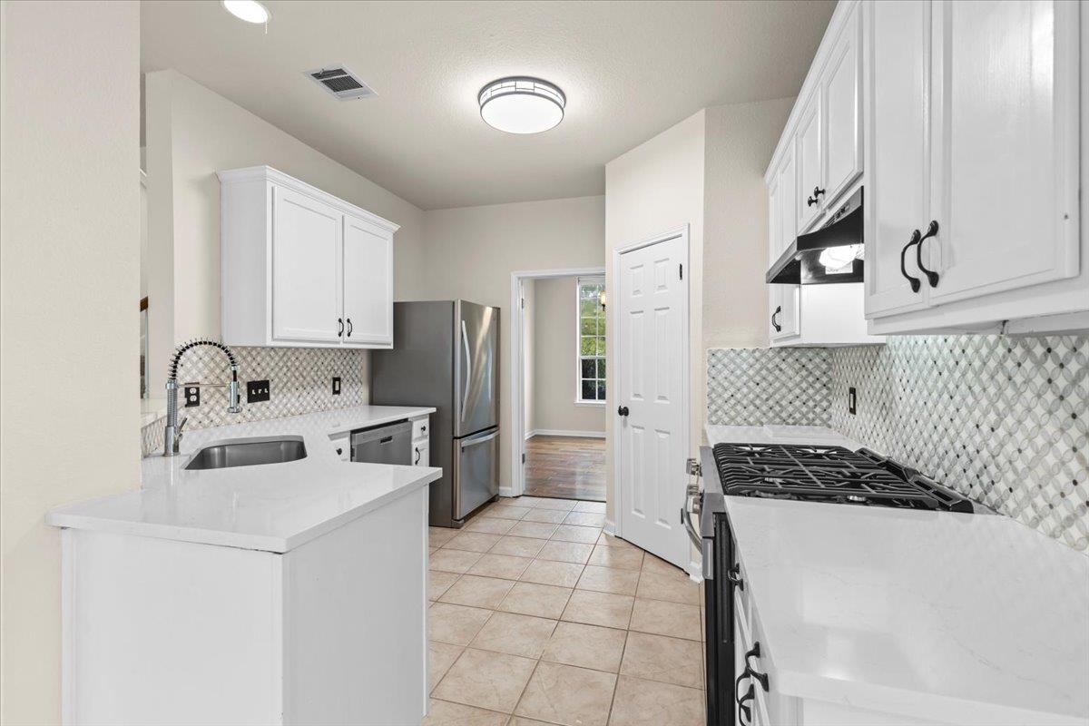 2221 Speidel Dr, Pflugerville, TX 78660