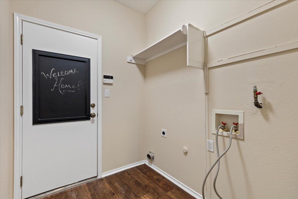 2221 Speidel Dr, Pflugerville, TX 78660