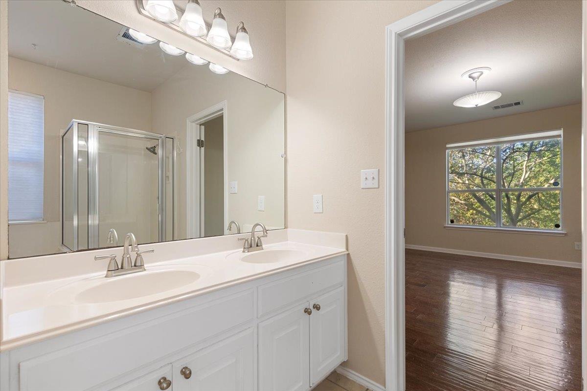 2221 Speidel Dr, Pflugerville, TX 78660