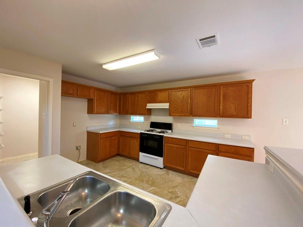 145 Strawn, Kyle, TX 78640