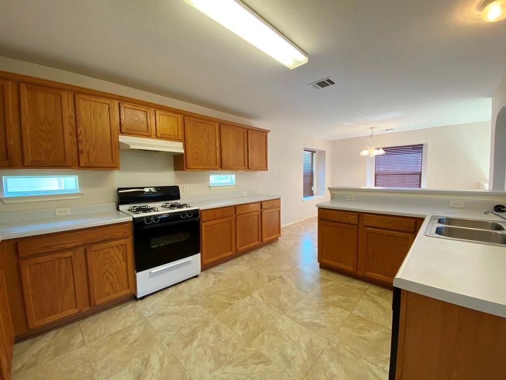 145 Strawn, Kyle, TX 78640