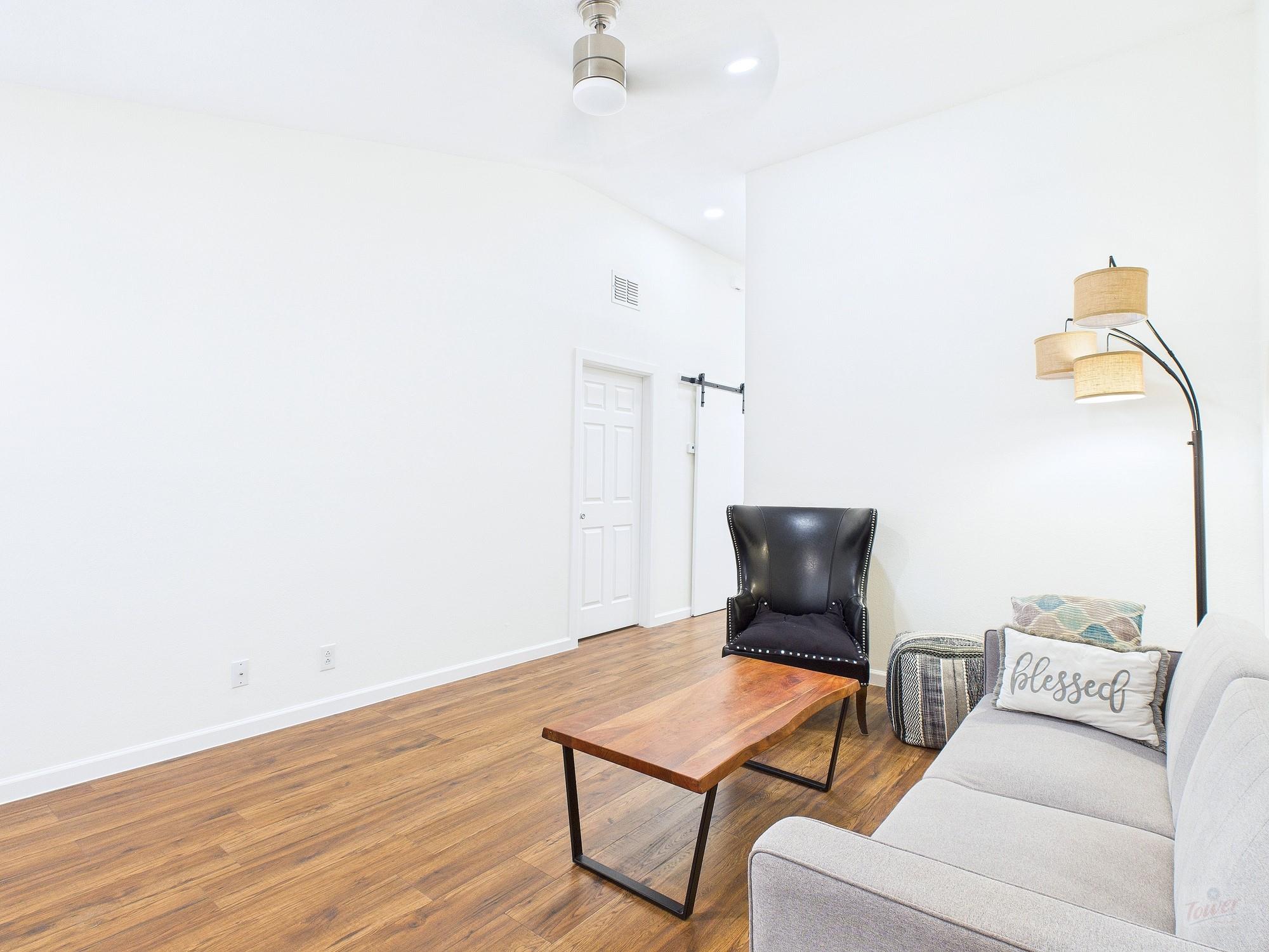 2216 San Gabriel St # 305, Austin, TX 78705