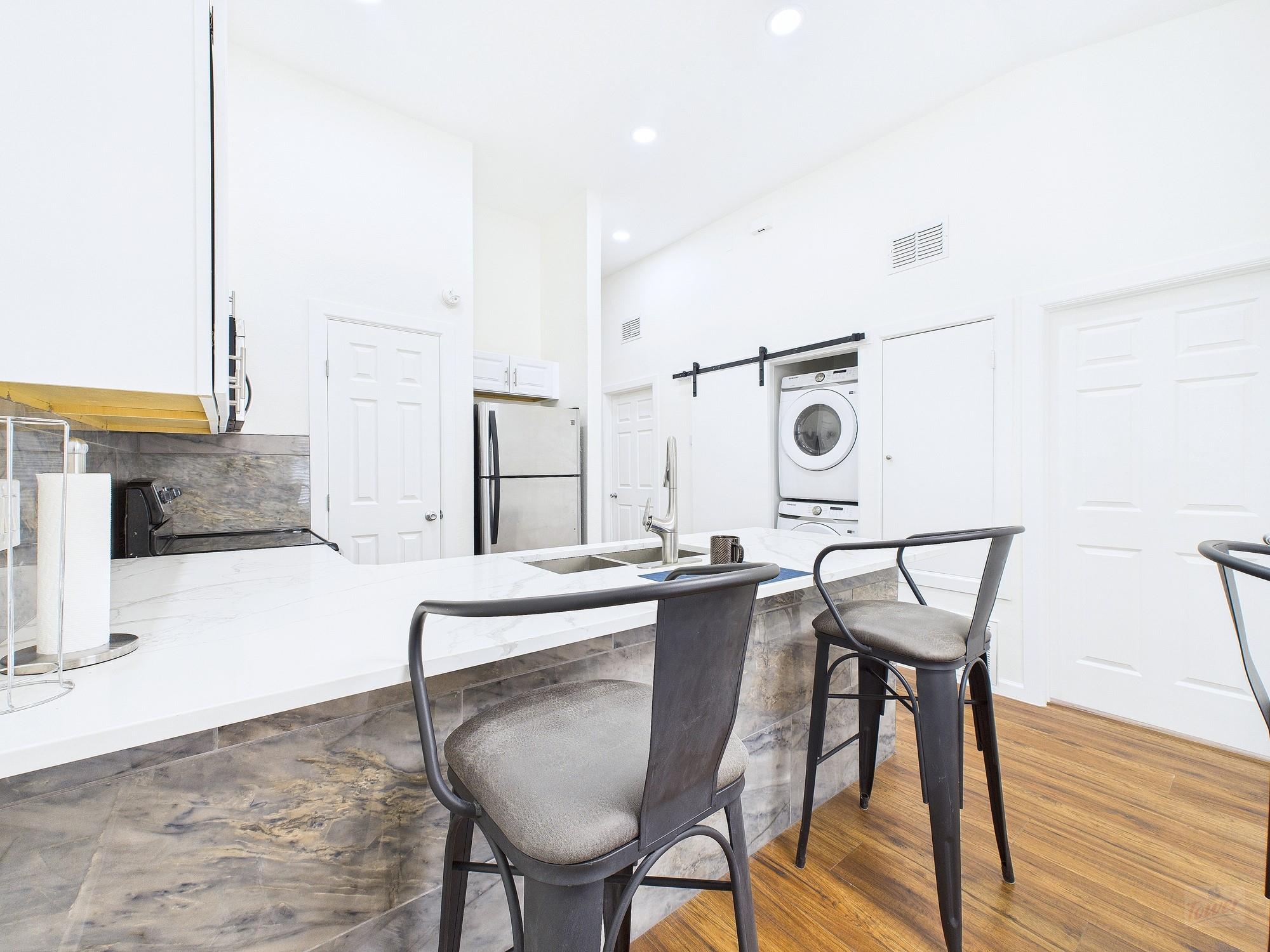 2216 San Gabriel St # 305, Austin, TX 78705