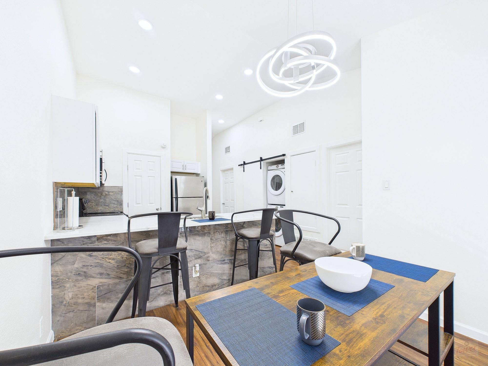 2216 San Gabriel St # 305, Austin, TX 78705