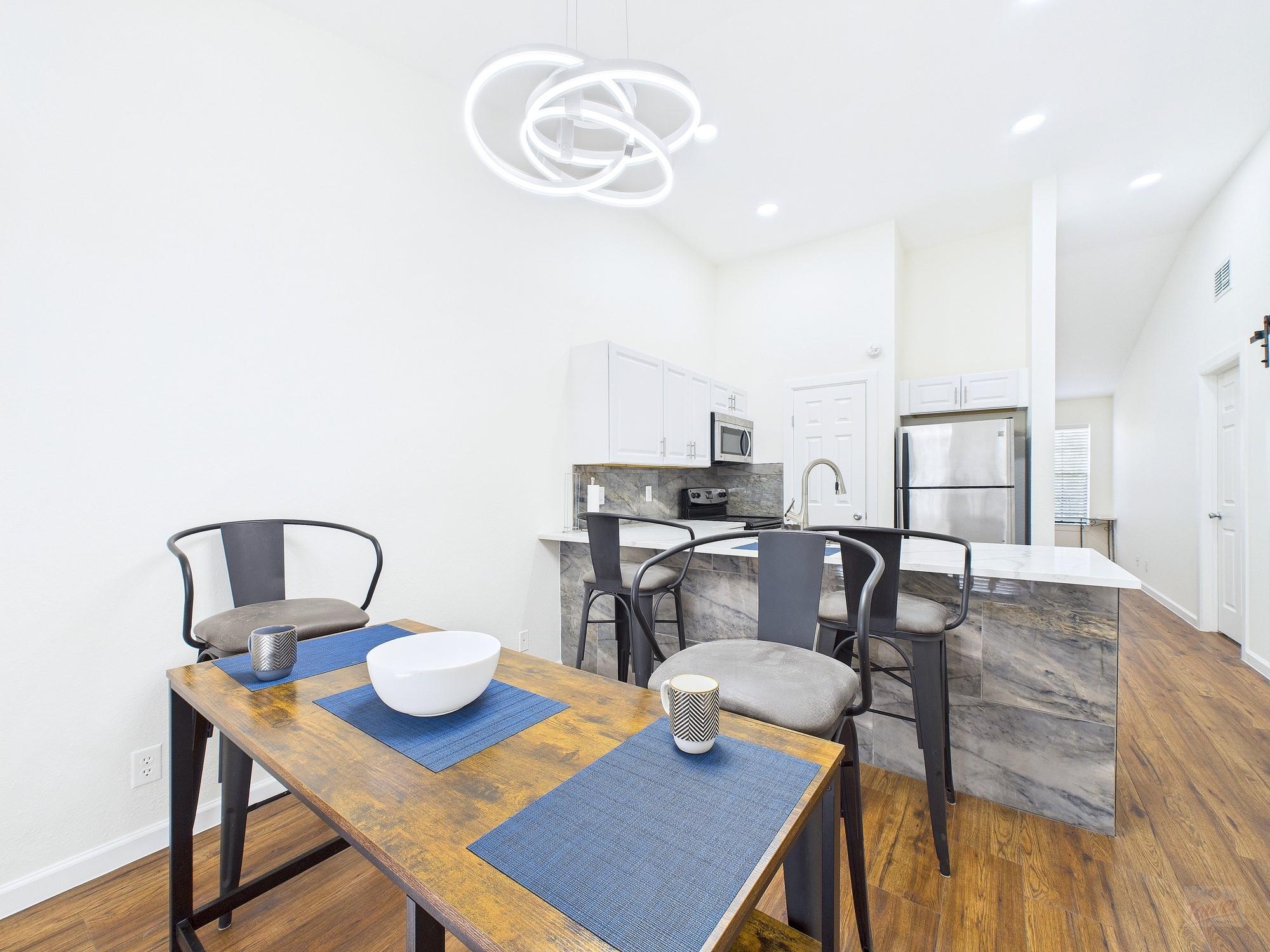 2216 San Gabriel St # 305, Austin, TX 78705