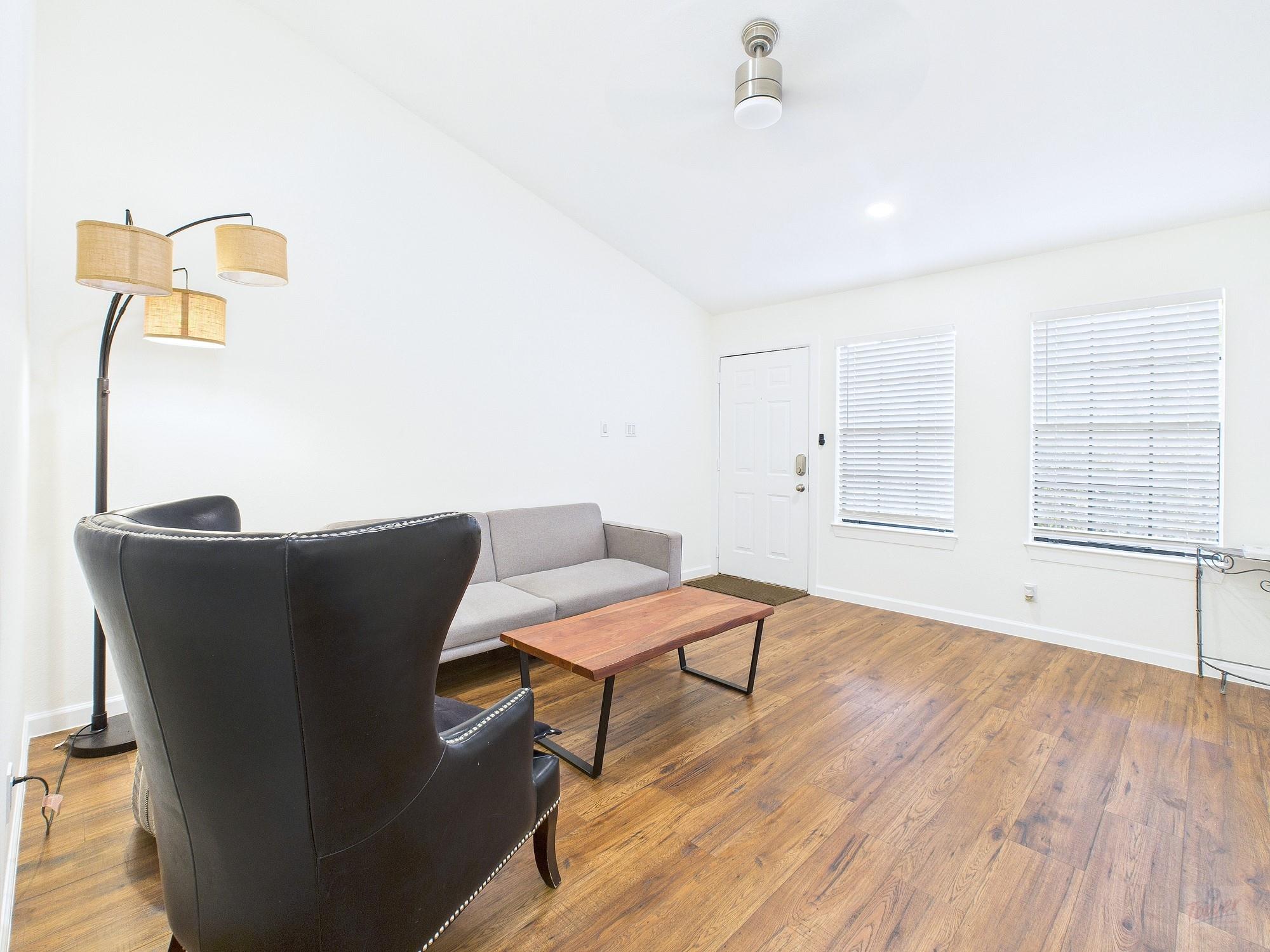 2216 San Gabriel St # 305, Austin, TX 78705