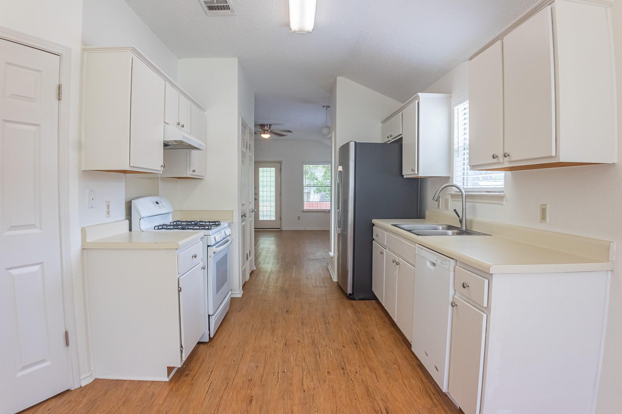 8137 Huddleston Ln, Austin, TX 78748