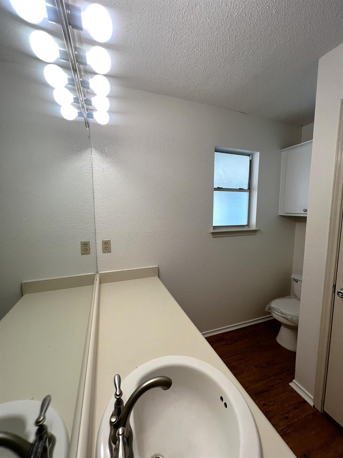 8137 Huddleston Ln, Austin, TX 78748