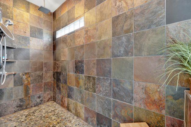 1811 N Llano St, Fredericksburg, TX 78624