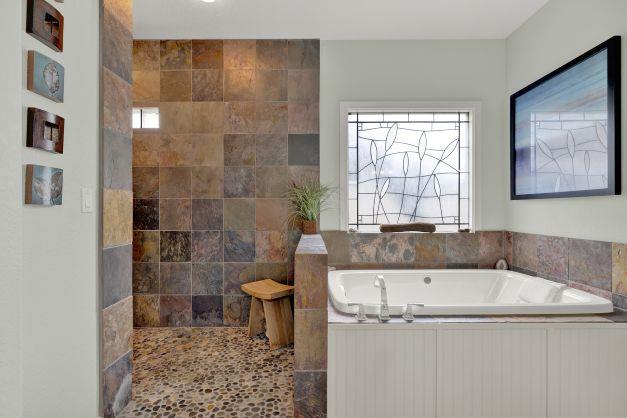 1811 N Llano St, Fredericksburg, TX 78624