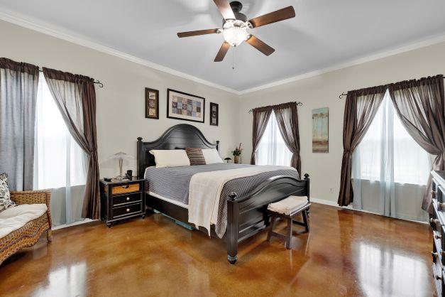 1811 N Llano St, Fredericksburg, TX 78624