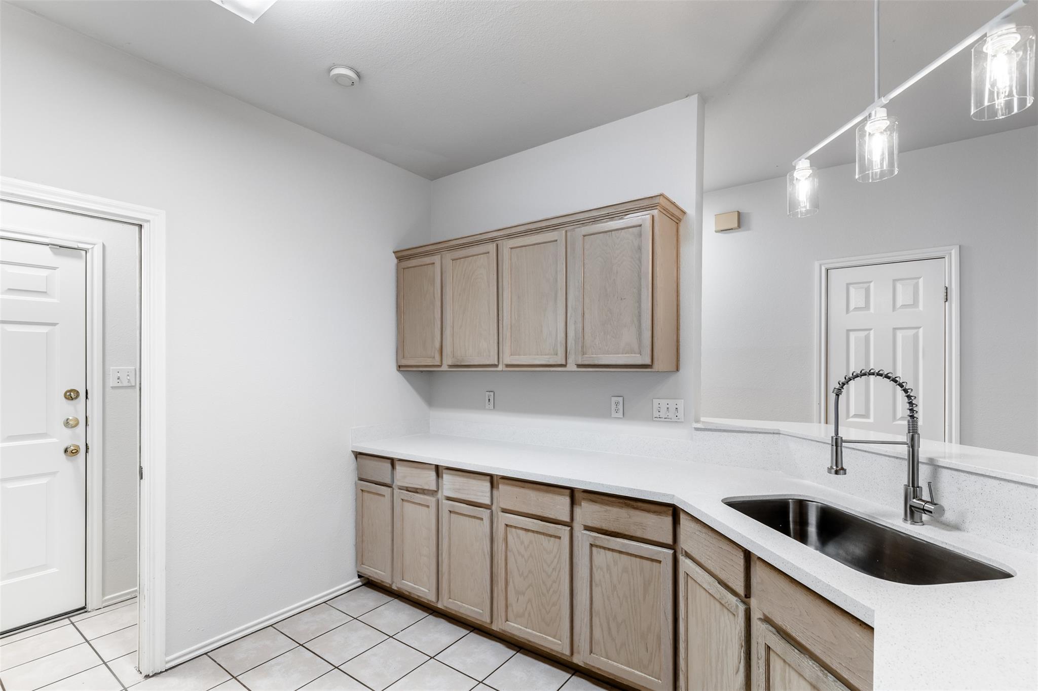 2808 Kestrel Dr # A, Austin, TX 78745