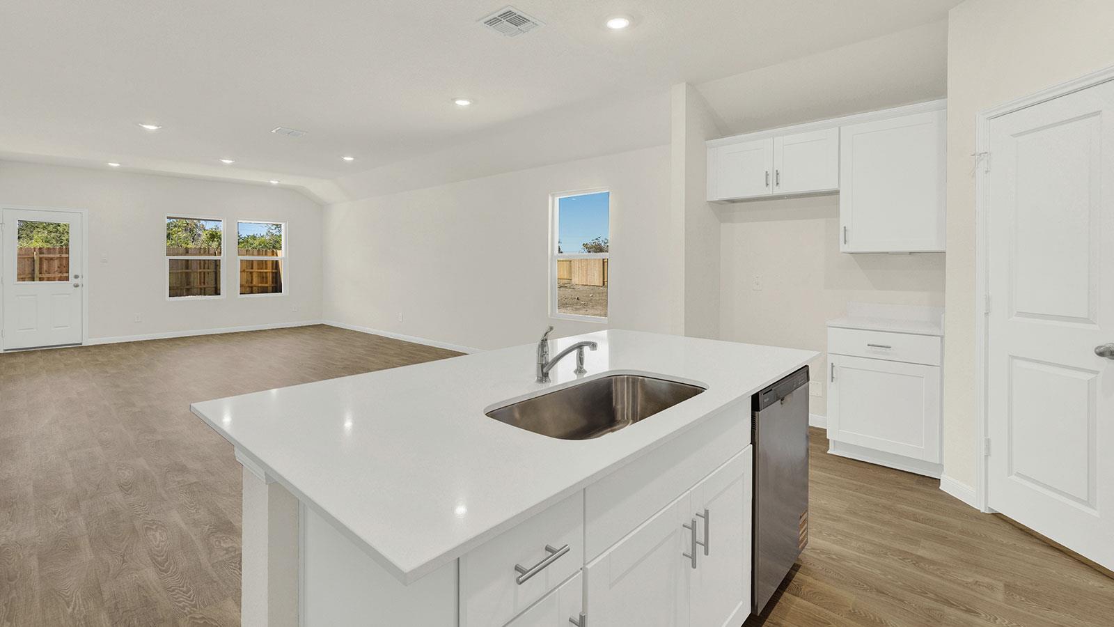 298 DENALI Dr, Kyle, TX 78640