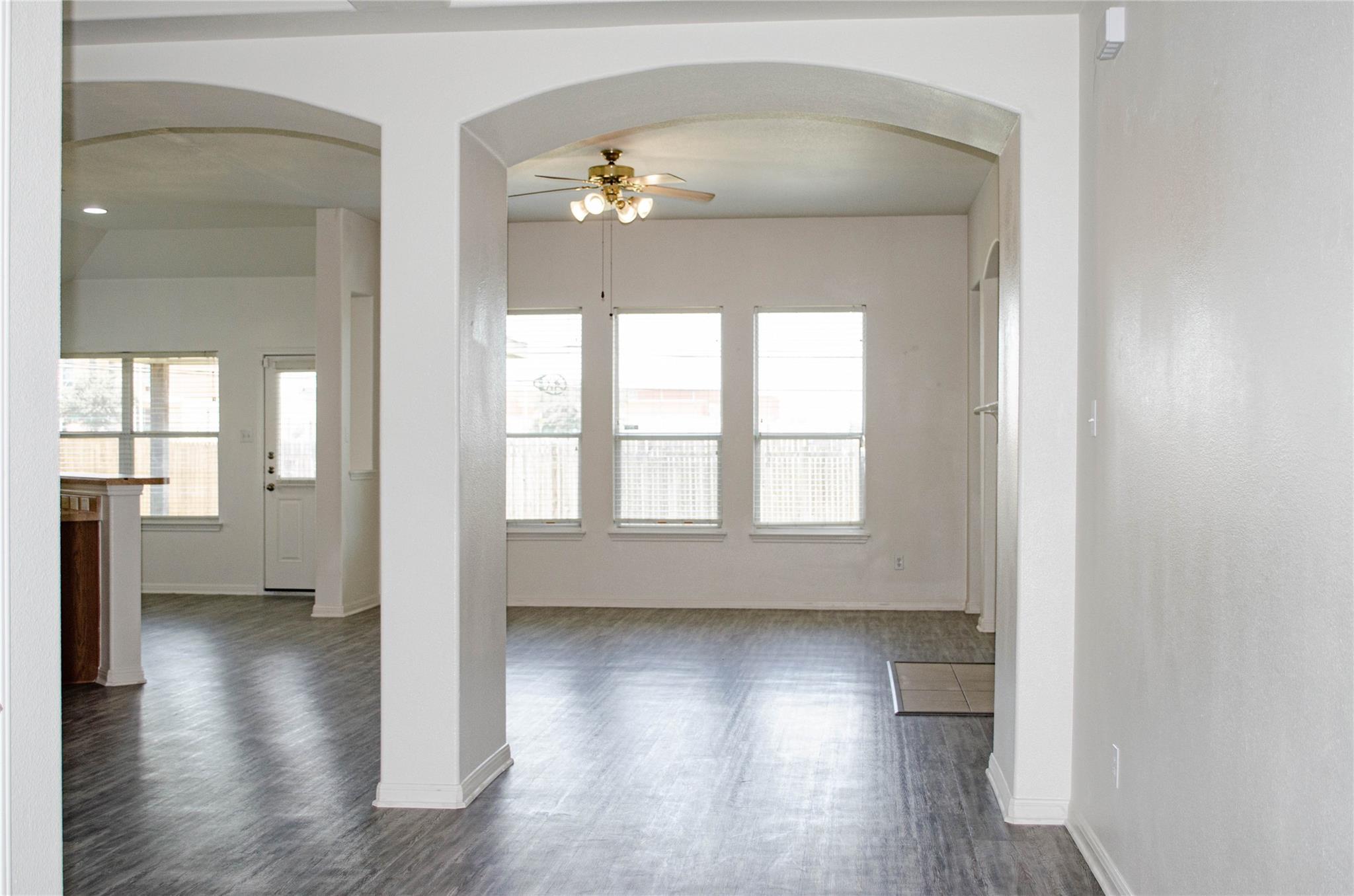 1108 Delia Chapa Ln, Hutto, TX 78634