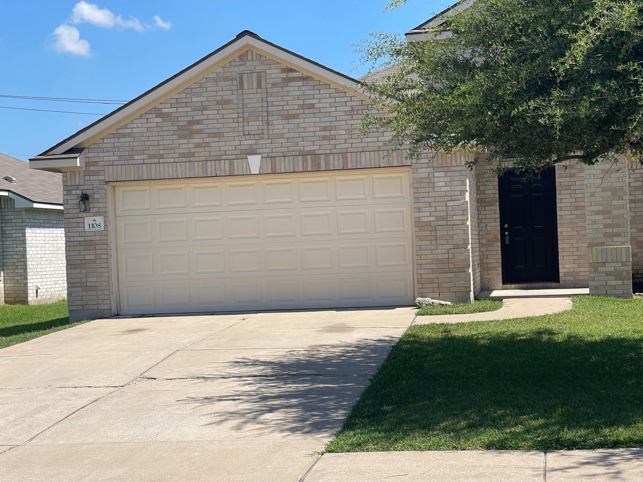 1108 Delia Chapa Ln, Hutto, TX 78634