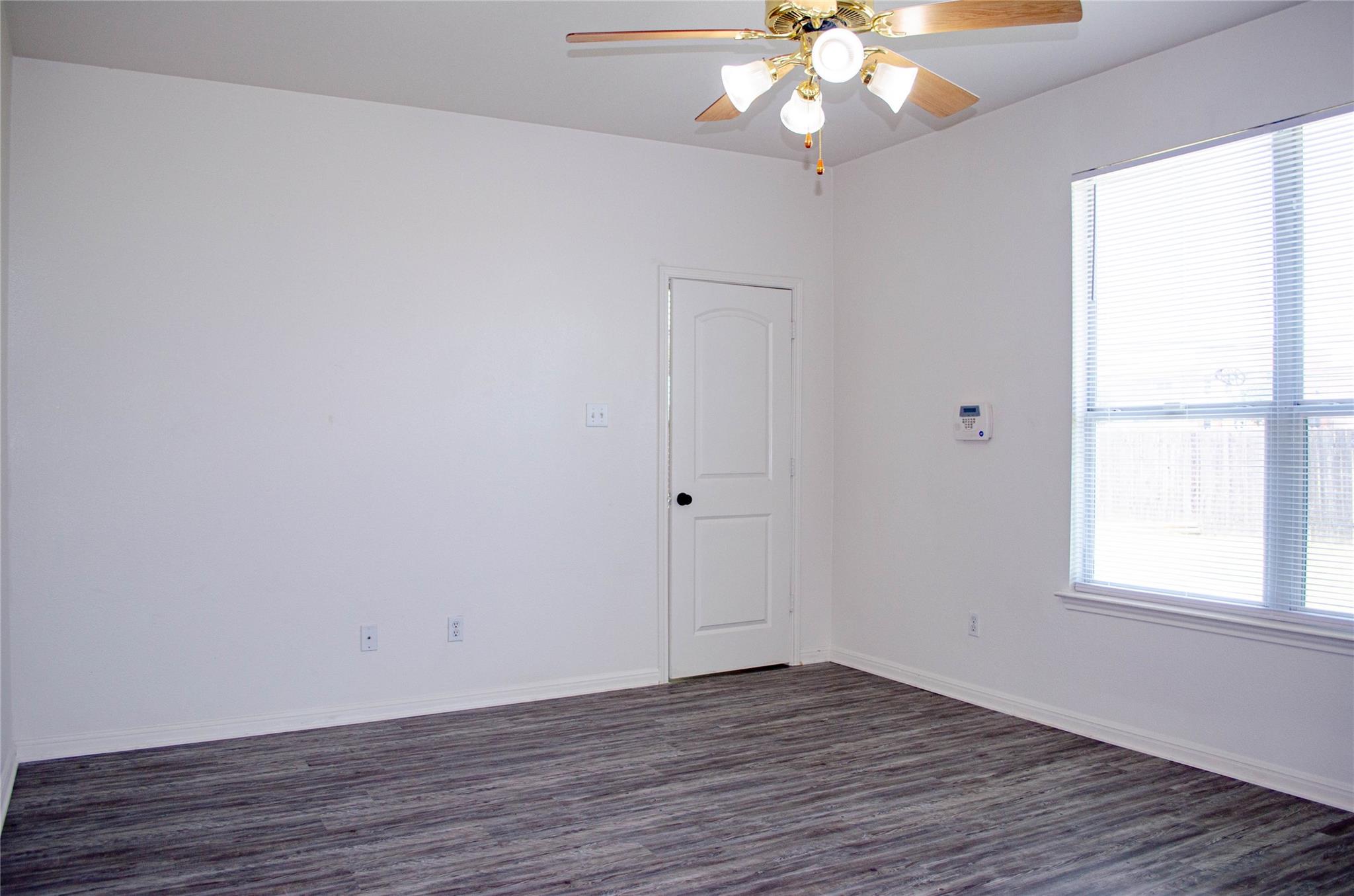 1108 Delia Chapa Ln, Hutto, TX 78634