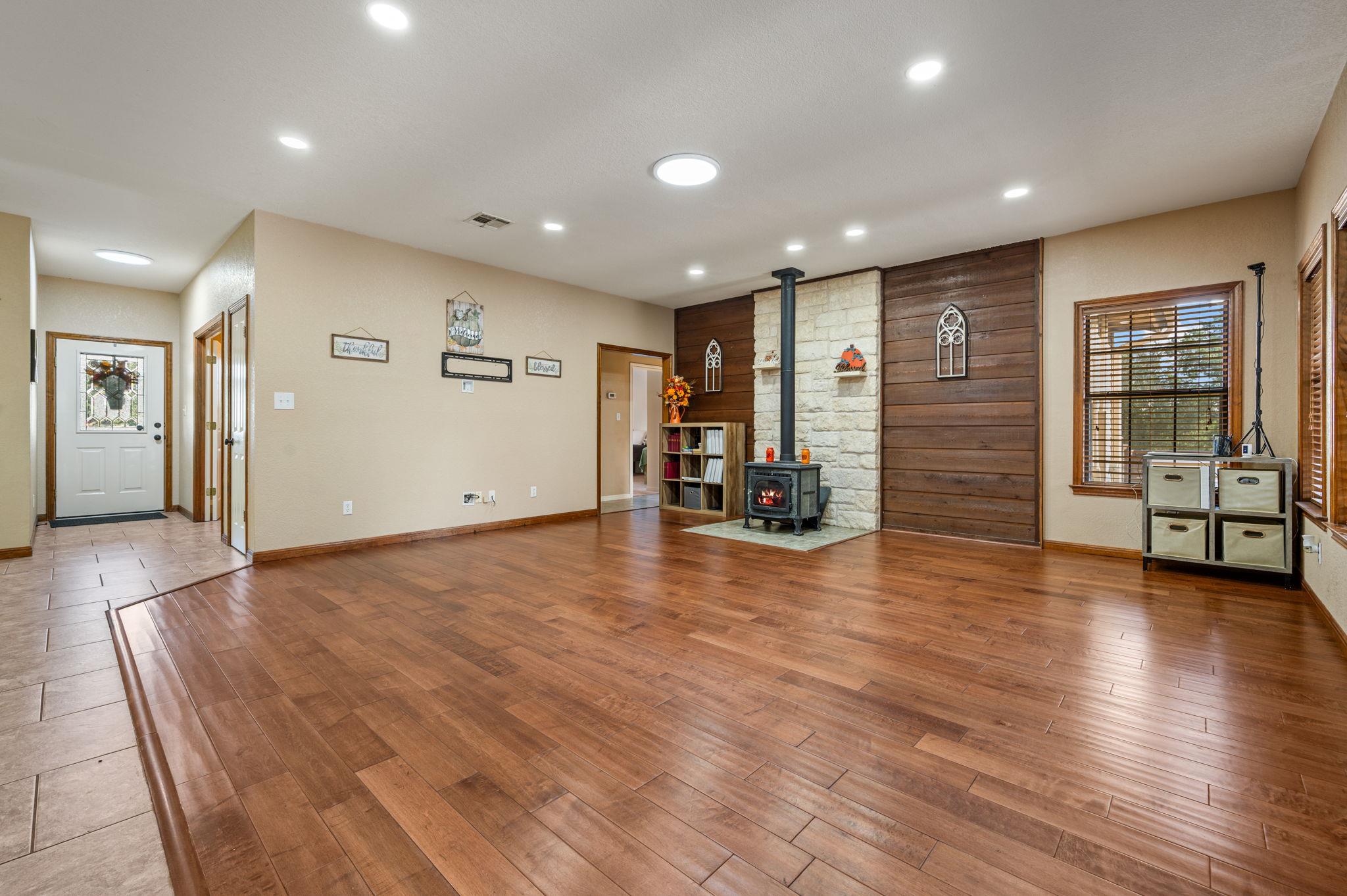 225 Foust Dr, Liberty Hill, TX 78642