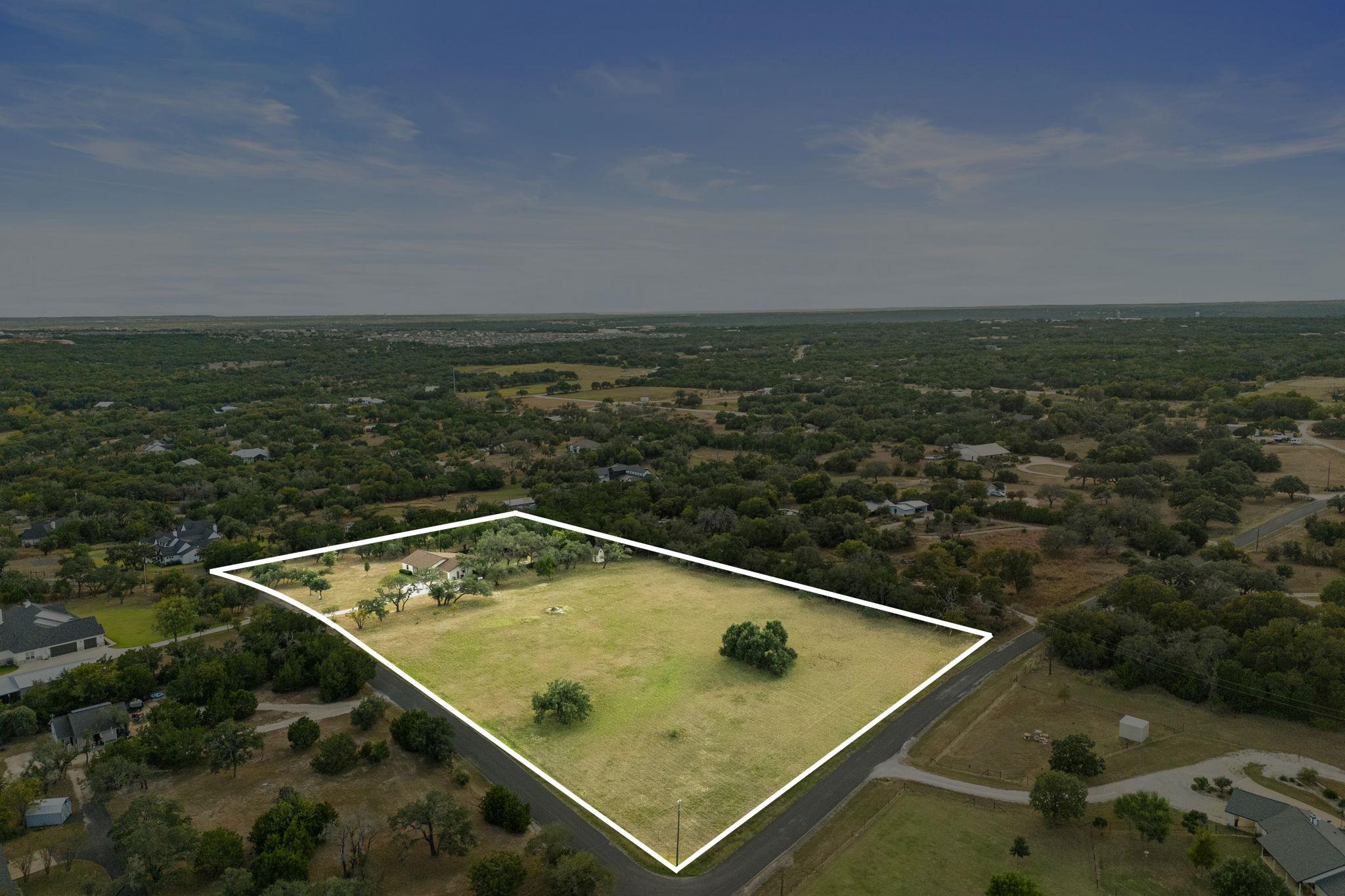 225 Foust Dr, Liberty Hill, TX 78642