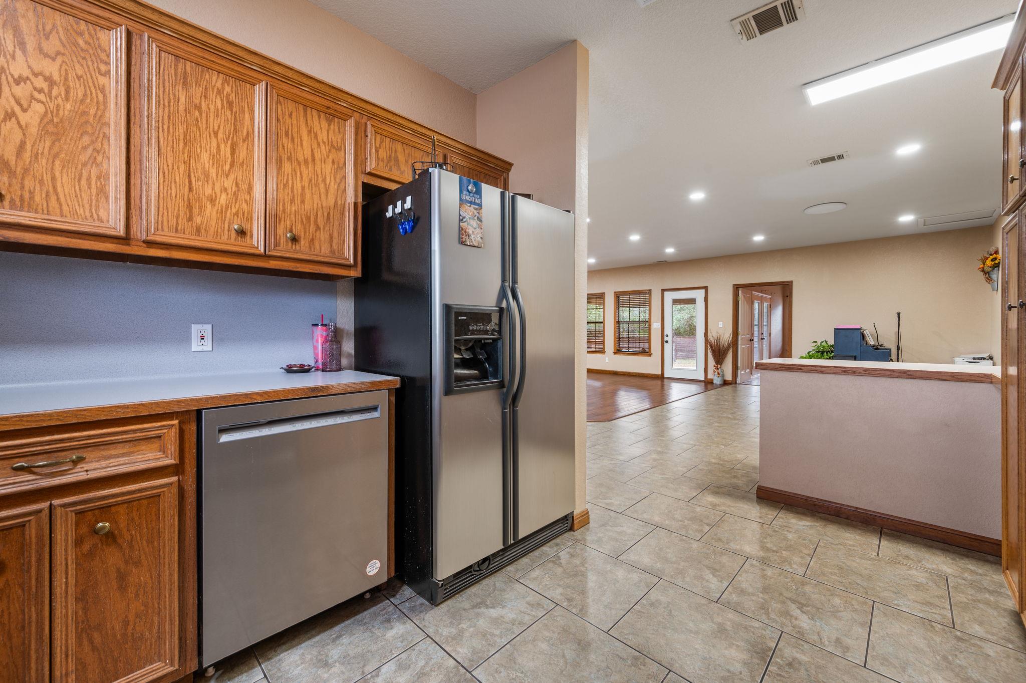 225 Foust Dr, Liberty Hill, TX 78642