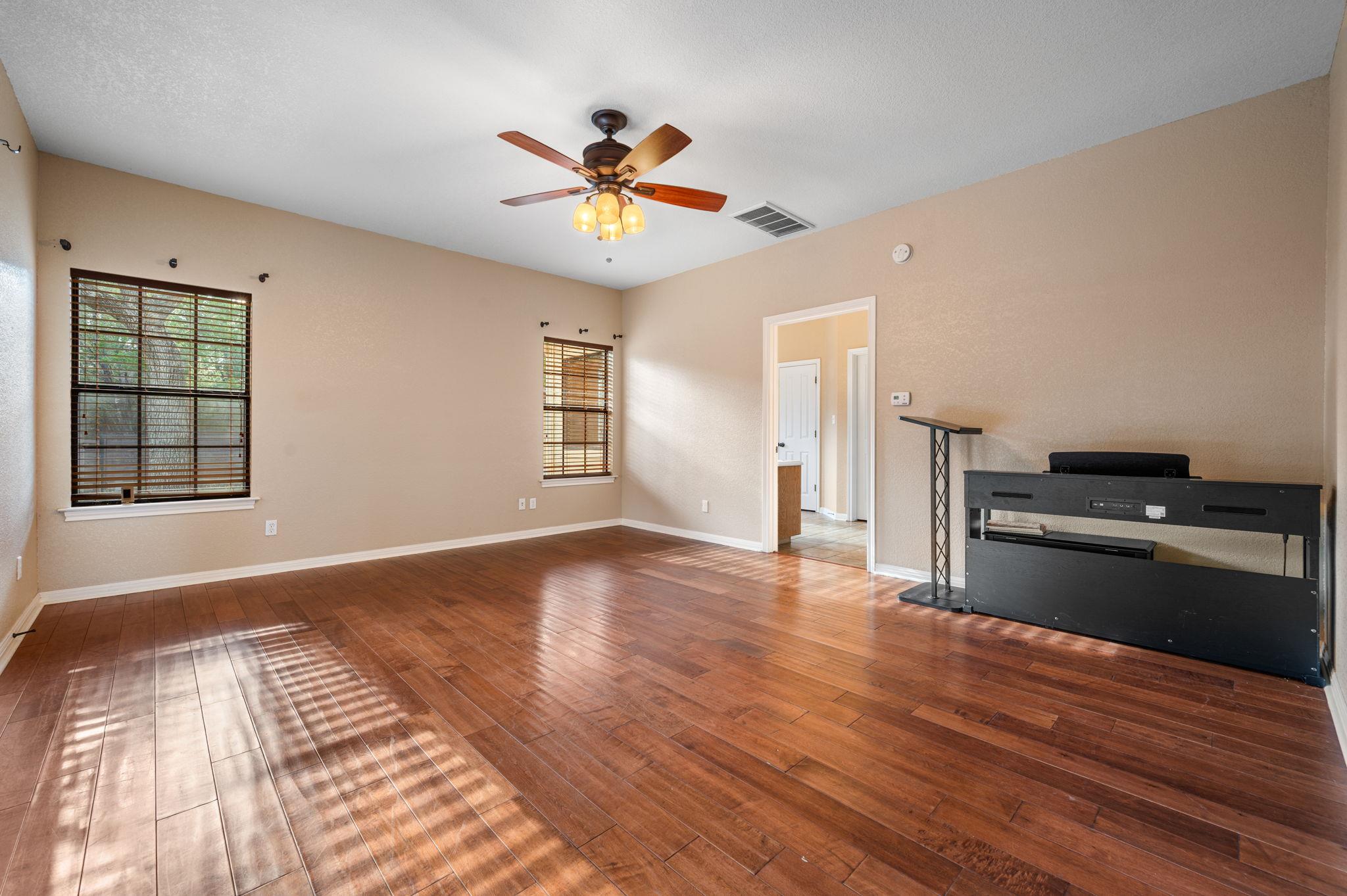 225 Foust Dr, Liberty Hill, TX 78642