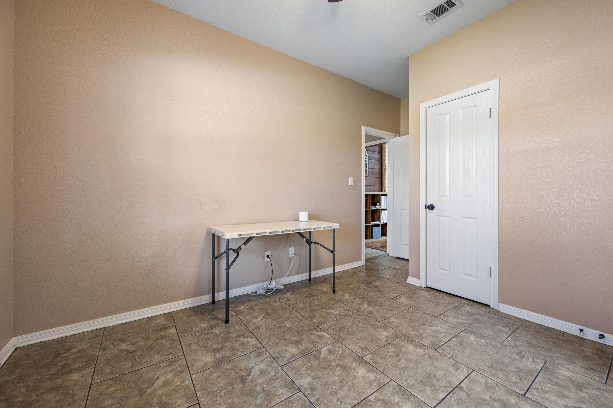 225 Foust Dr, Liberty Hill, TX 78642