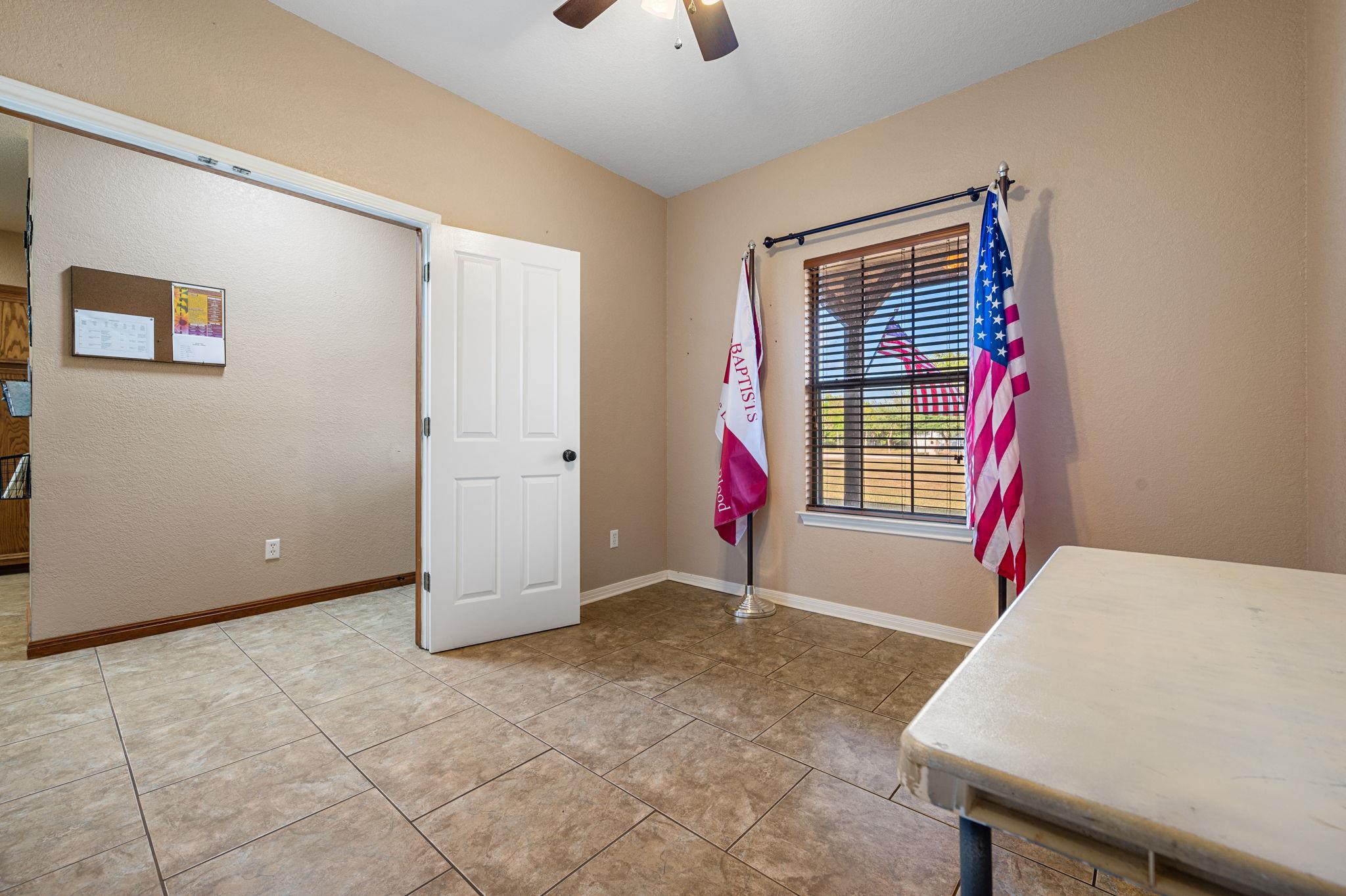 225 Foust Dr, Liberty Hill, TX 78642