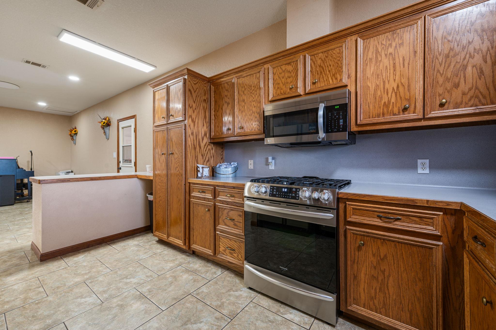 225 Foust Dr, Liberty Hill, TX 78642