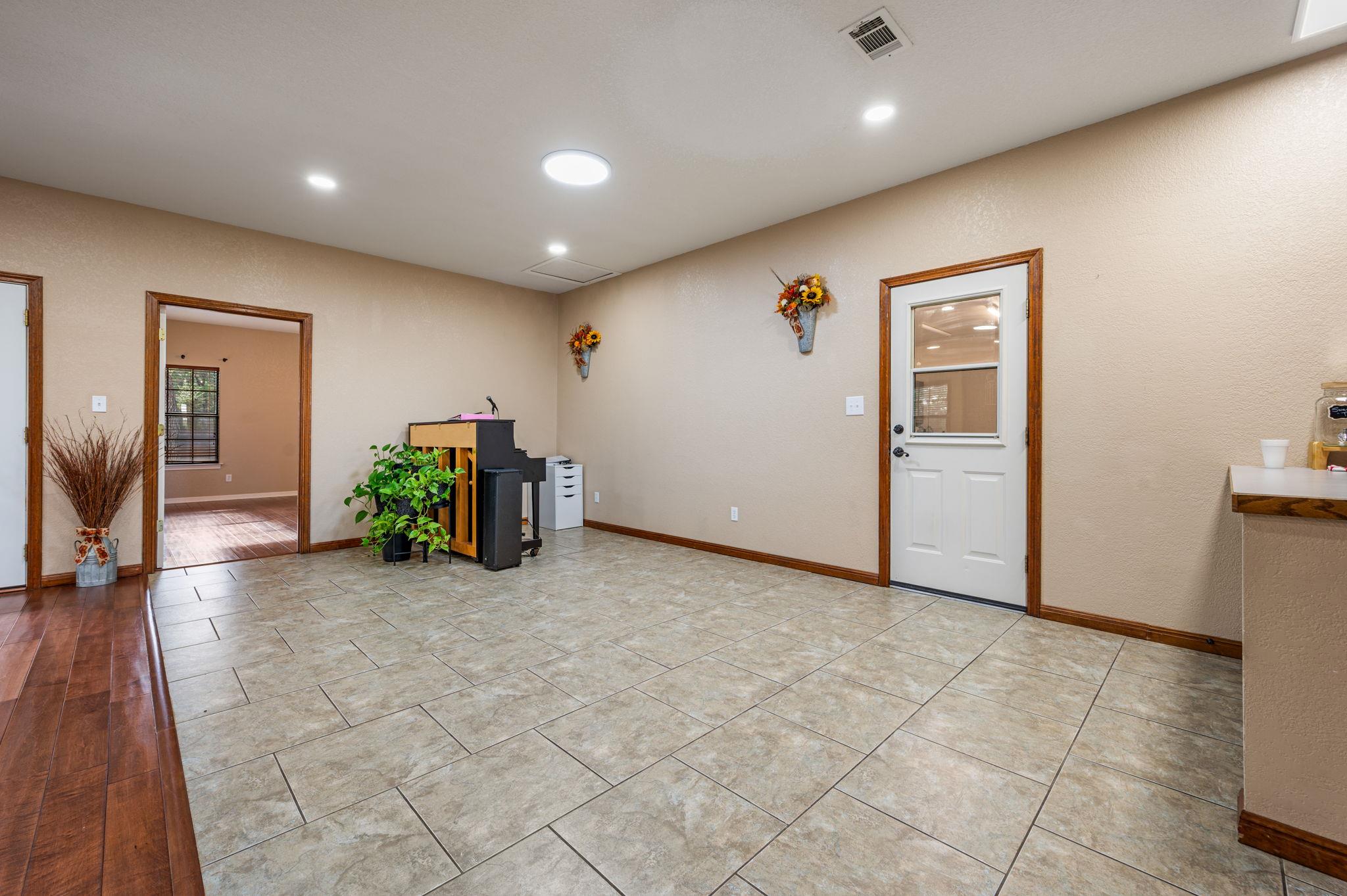 225 Foust Dr, Liberty Hill, TX 78642